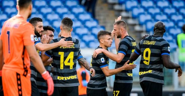 她不再仅仅 她不再仅仅