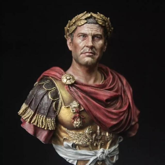 他展示出惊 他展示出惊